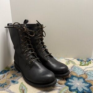 Frye Veronica Lace Up Combat Boots 10 Like New